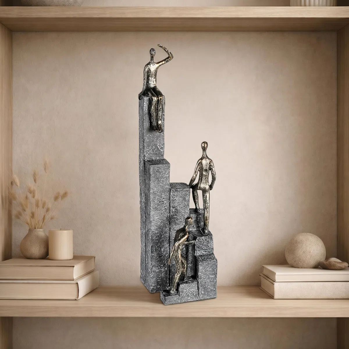 Casablanca - Climbing - Sculpture - Poly. Bronze - (H x l x P) 39 x 10 x 11 cm