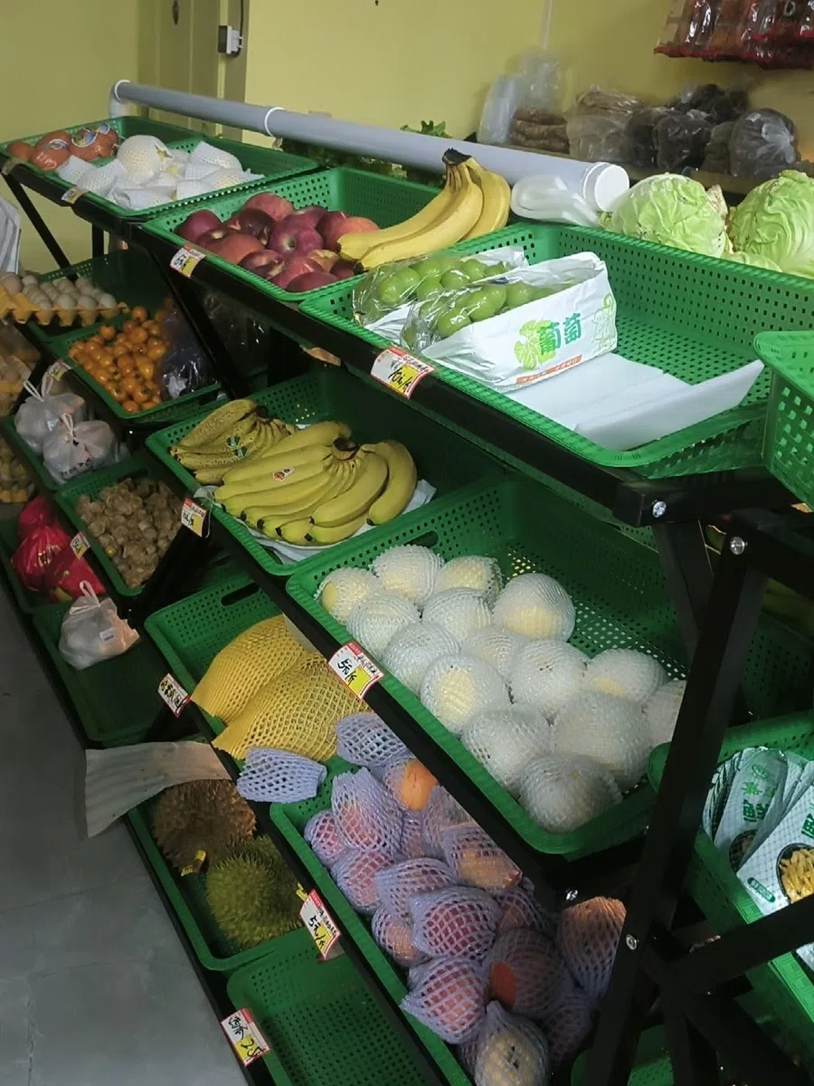 Support de Production en métal Robuste 4-5 avec paniers Commercial Épicerie Stand pour Le Magasin de marché Garde-Manger Cuisine Fruit Vegetable Snack Organizer Cadre Noir